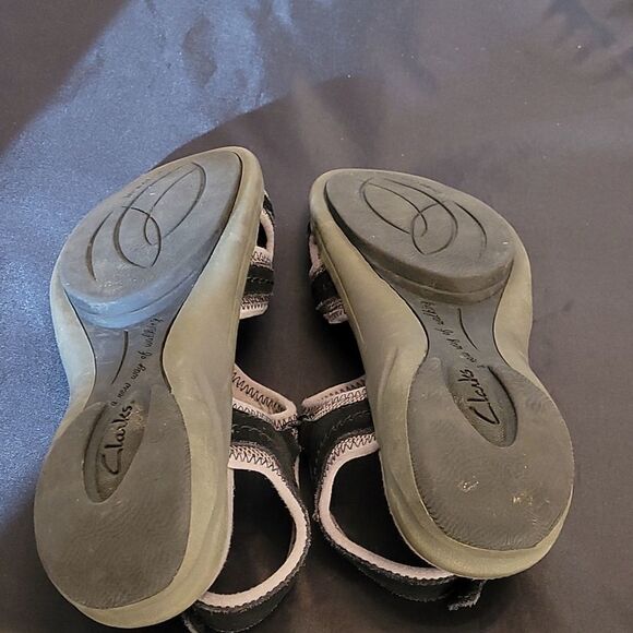 CLARKS IN MOTION COMFORT WALKING WOMEN"S SANDAL - Picture 10 of 12